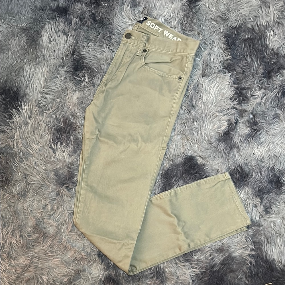 GAP Men's Chinos in Light Olive